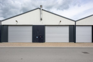 Voor verschillende bedrijfsdeuren, overheaddeuren, branddeuren kunt u bij ons terecht | Louwers Deurtechnieken