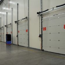 Bedrijfsdeuren: de overheaddeur | Brabant Deur