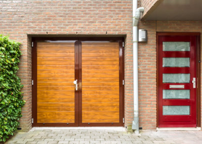 Openslaande garagedeur houtlook | BrabantDeur
